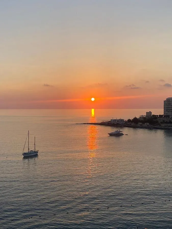 F1 - Modern Two Bedrooms Flat Sea View, St Julians Saint Julian's Apartment